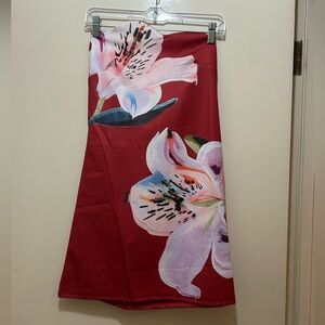 Chic Floral Strapless Mini Dress in Red